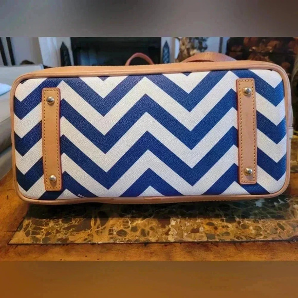 DOONEY & BOURKE SHOULDER BAG - Picture 5 of 14